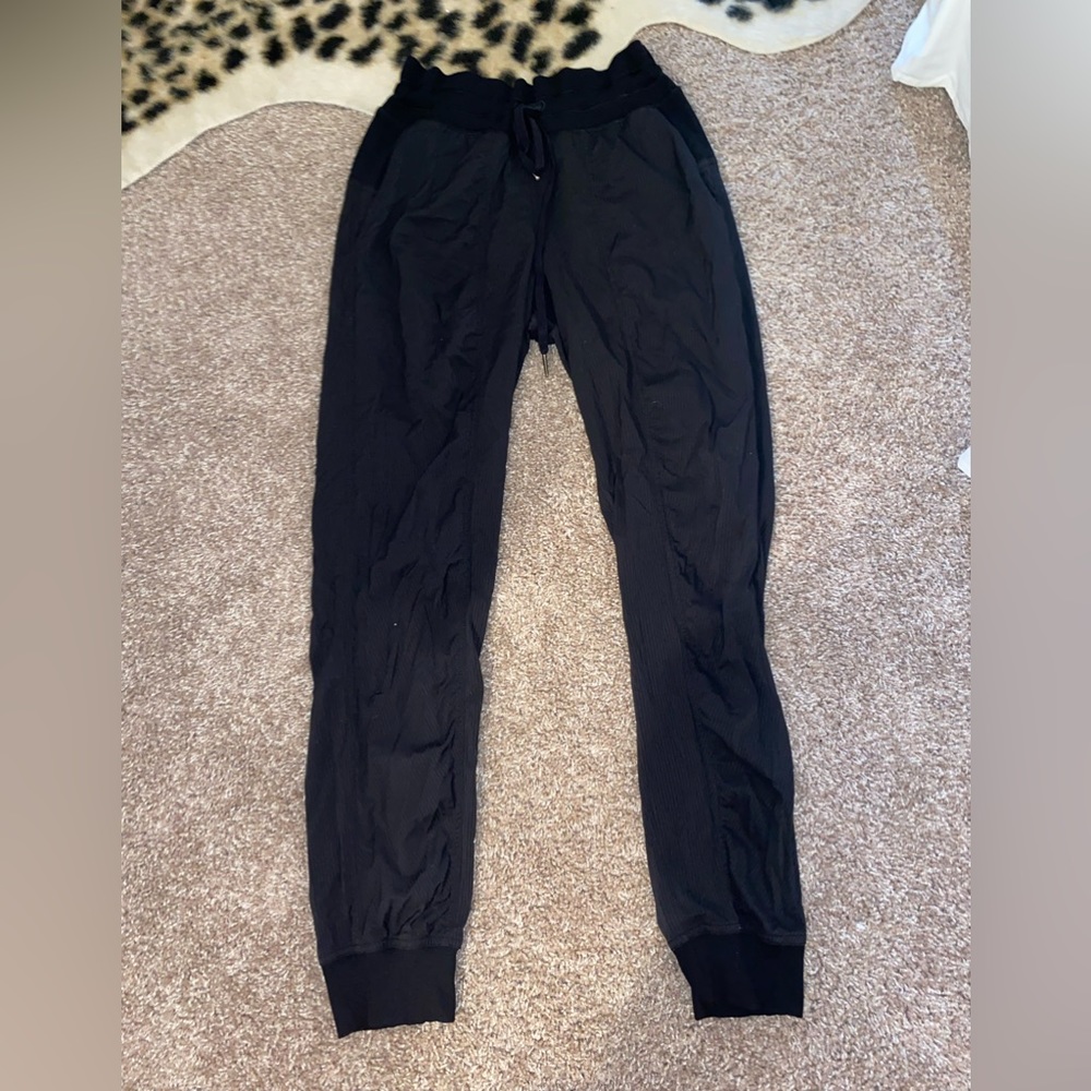 Lululemon Studio Mid-Rise Jogger Size 6